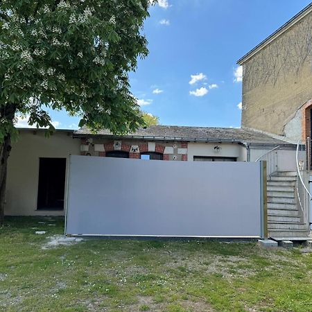 Petit Gite Avec Terrasse Thouarcé Exterior foto
